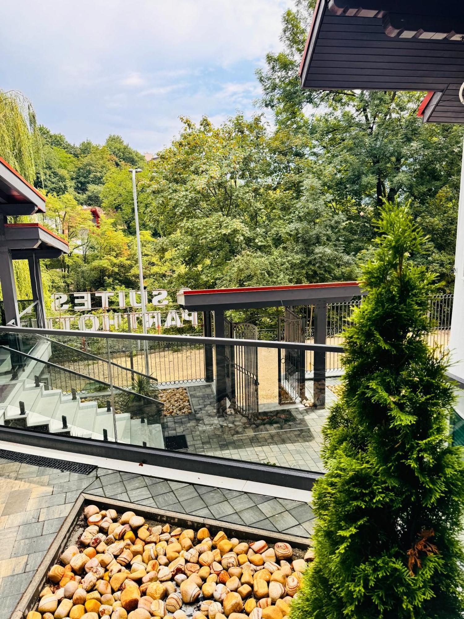 Ylly Aparts Brasov Bagian luar foto